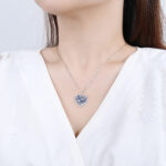 Zawieszka srebrna serduszko z cyrkoniami AQUA - obrazek 3