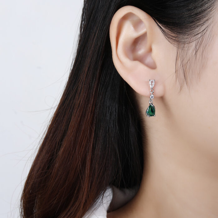 Kolczyki srebrne wiszące cyrkonie szmaragdowe - obrazek 3