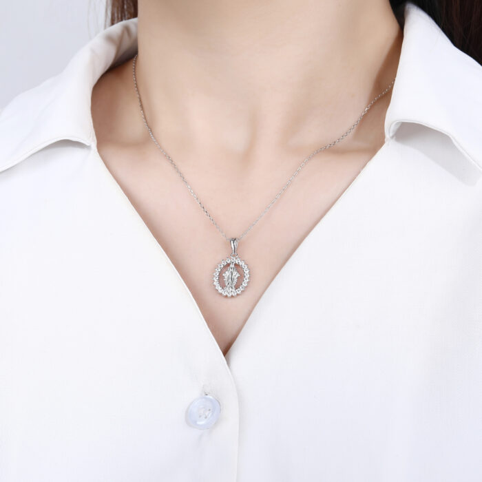 Zawieszka srebrna cudowny medalik z cyrkoniami - obrazek 3