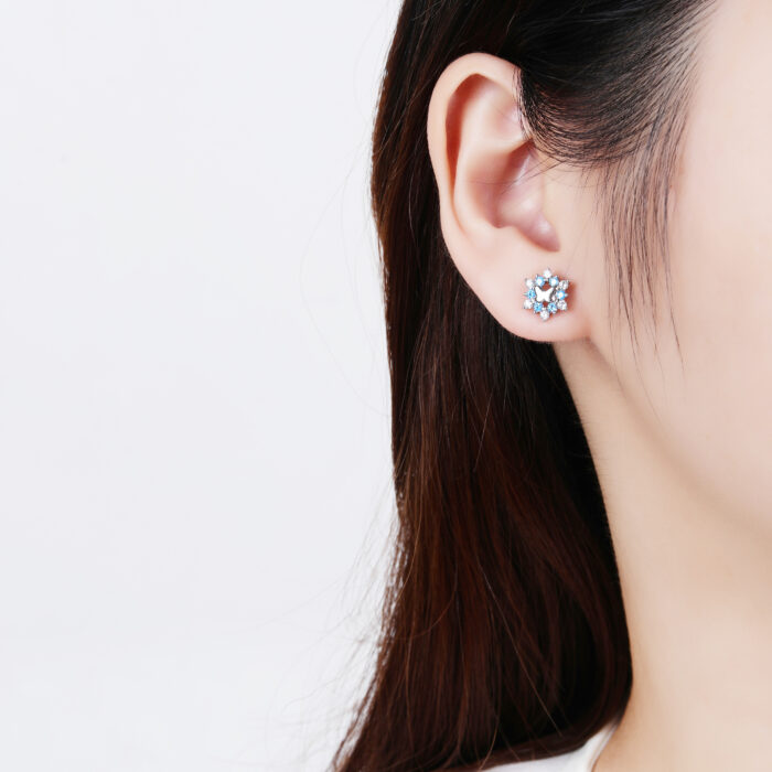 Kolczyki srebrne motylki z cyrkoniami AQUA - obrazek 3