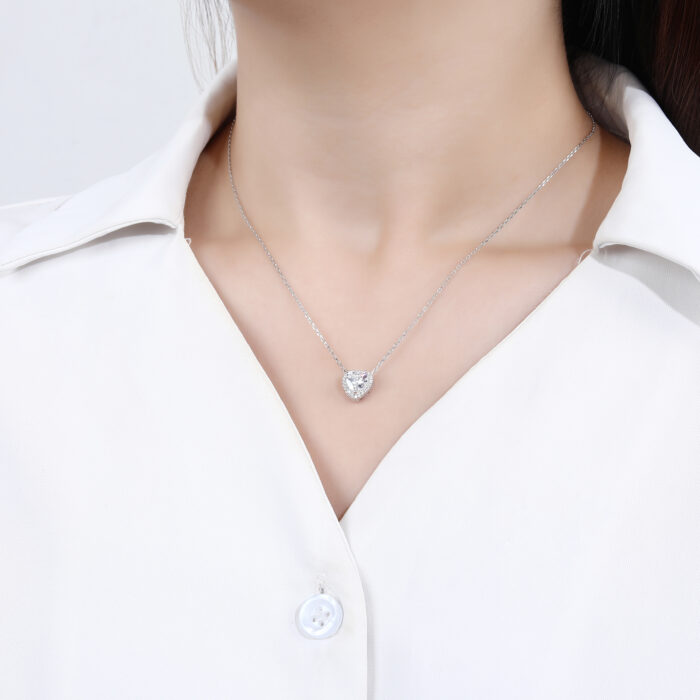 Naszyjnik srebrny serduszko z cyrkoniami - obrazek 3