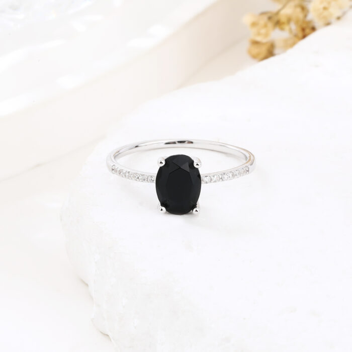Pierścionek srebrny czarna cyrkonia - obrazek 2