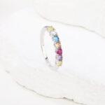 Pierścionek srebrny z kolorowymi cyrkoniami - obrazek 2