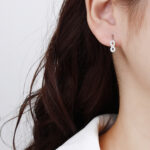 Kolczyki srebrne infinity nieskończoność cyrkonie - obrazek 3