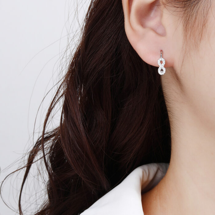 Kolczyki srebrne infinity nieskończoność cyrkonie - obrazek 3