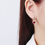 Kolczyki srebrne serduszka czerwone cyrkonie - obrazek 3