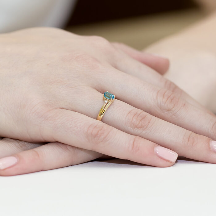 Pierścionek złoty z topazem i diamentami BD-W68 - obrazek 4