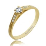 Pierścionek złoty z diamentami J-PD73
