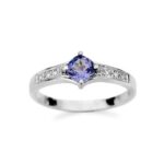 Pierścionek z tanzanitem i diamentami J-PD113