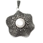 Zawieszka srebrna z perłą i markasytami