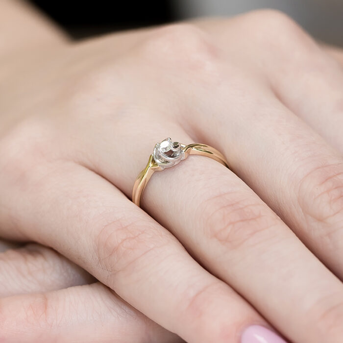 Pierścionek złoty z diamentem BD-W329 - obrazek 4