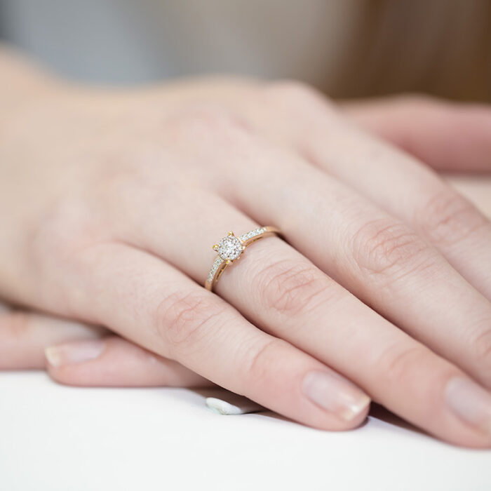 HIT Pierścionek złoty z diamentami BD-W55 - obrazek 4