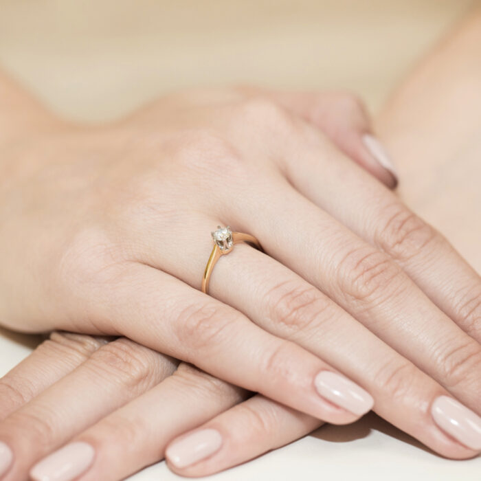 A Pierścionek złoty z diamentem BD-W220 - obrazek 4