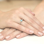 Pierścionek złoty z topazem  i diamentami BD-W67 - obrazek 3