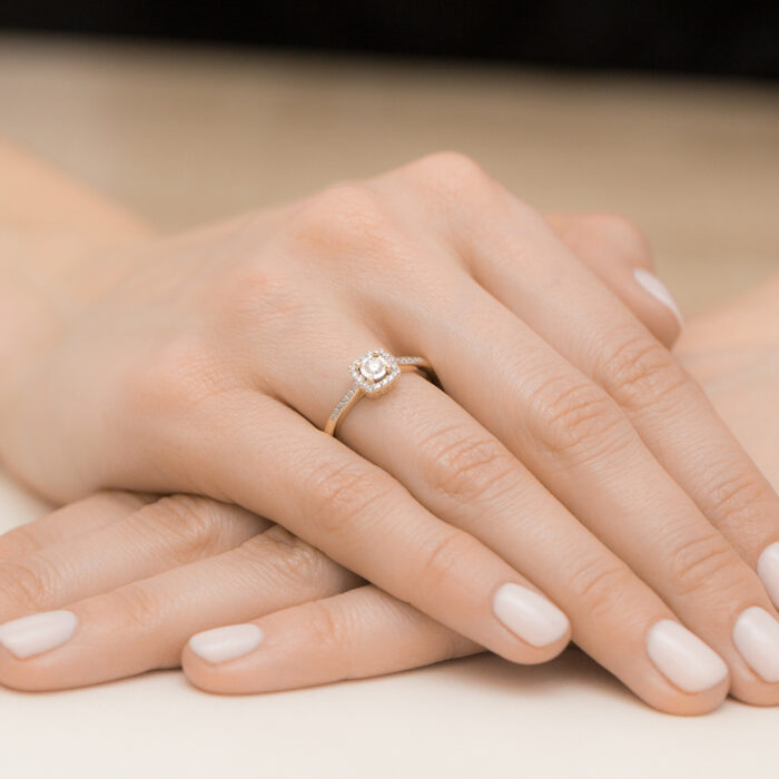 Pierścionek złoty z diamentami BD-W462 - obrazek 4