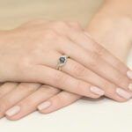 Pierścionek złoty z szafirem i diamentami BD-W28 - obrazek 4