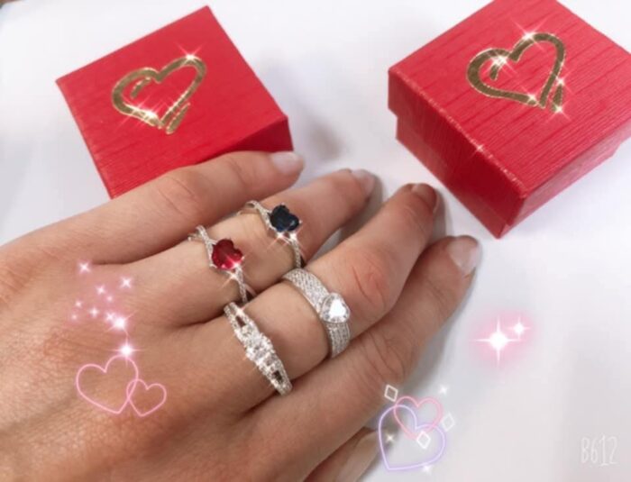 Pierścionek srebrny serduszko rubinowe z cyrkoniami - obrazek 2