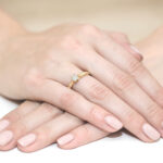 HIT Pierścionek złoty z diamentami BD-W328 - obrazek 4