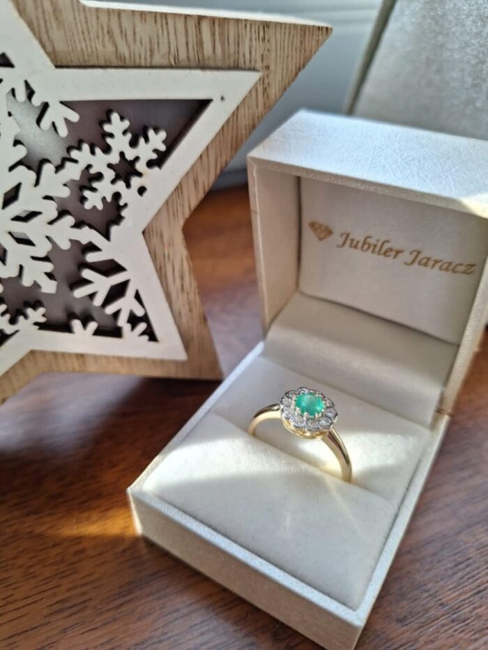 Pierścionek złoty ze szmaragdem i diamentami BD-W529 - obrazek 4