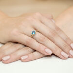 Pierścionek złoty z topazem i diamentami BD-W40 - obrazek 4