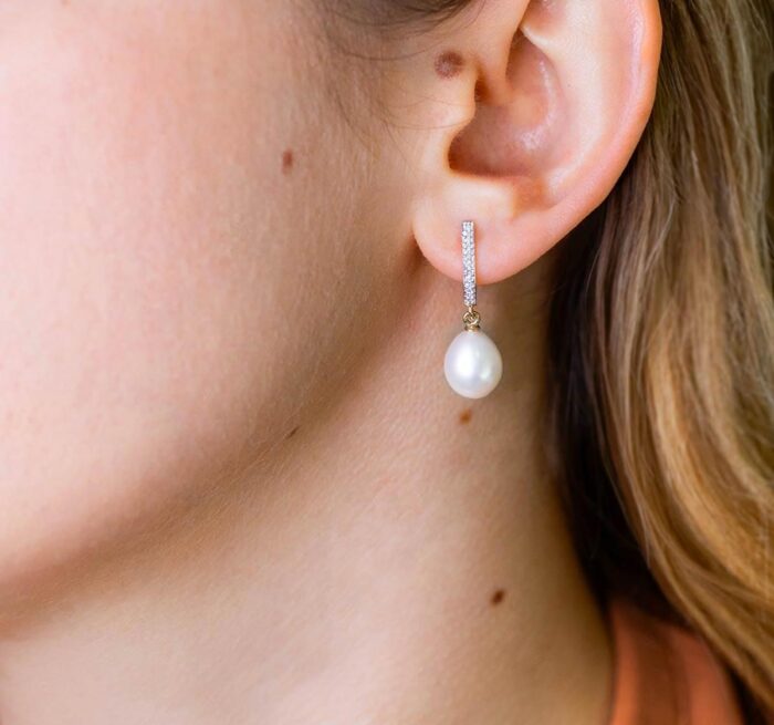 Kolczyki złote z perłą i diamentami - obrazek 2