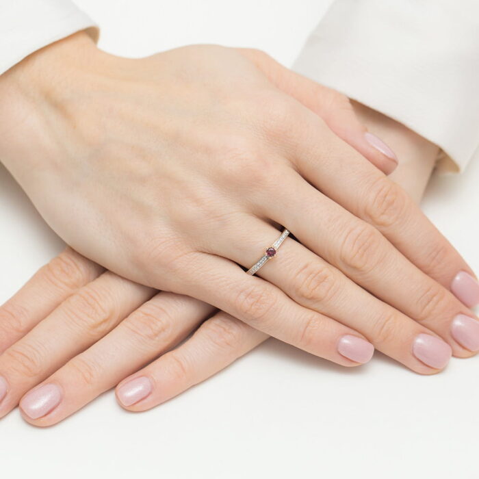 Pierścionek złoty z rubinem i diamentami BD-W0459 - obrazek 3