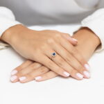 Pierścionek złoty z szafirem i diamentami BD-W0572 - obrazek 4