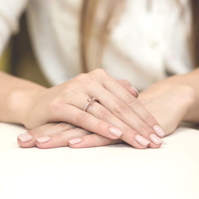 Pierścionek złoty z morganitem i diamentami BD-W067 - obrazek 2