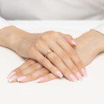 Pierścionek złoty z białym szafirem BD-W685 - obrazek 4