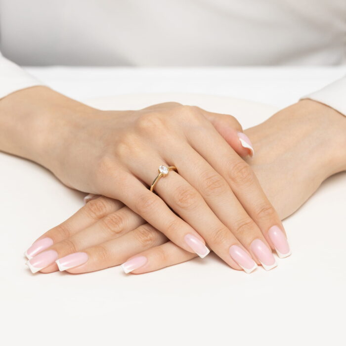 Pierścionek złoty z białym szafirem BD-W685 - obrazek 4