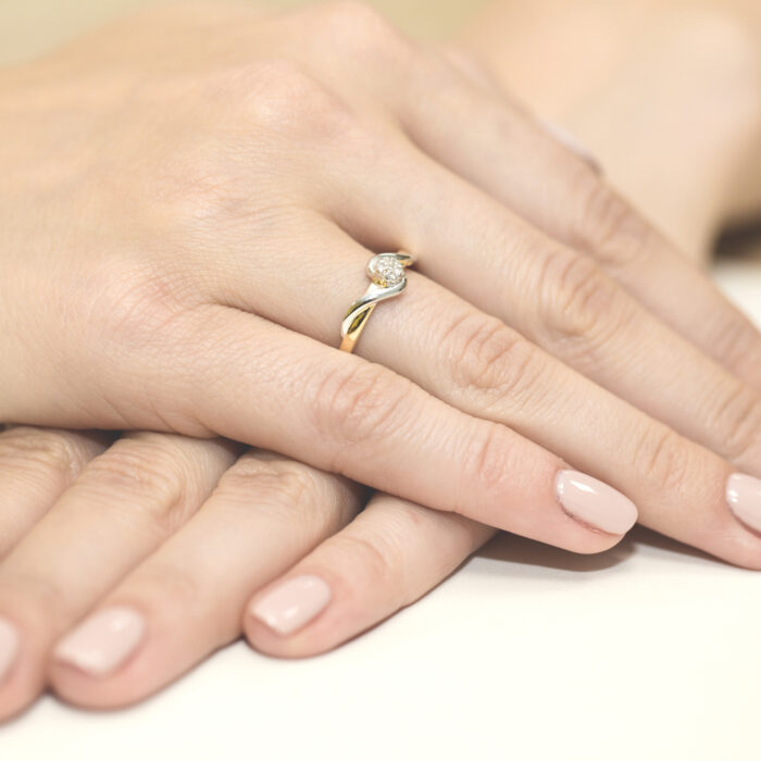 Pierścionek złoty z diamentami BD-W22 - obrazek 4