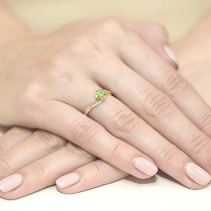 Pierścionek złoty z oliwinem i diamentami BD-W84 - obrazek 4