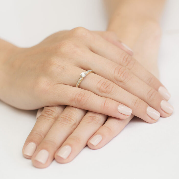 Pierścionek złoty z diamentami BD-W288 - obrazek 4