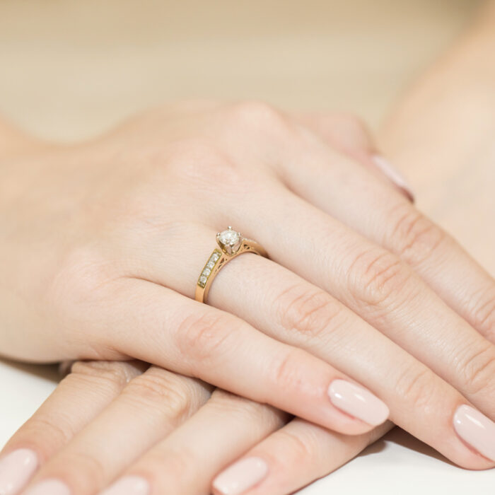 Pierścionek złoty z diamentami BD-W198 - obrazek 4