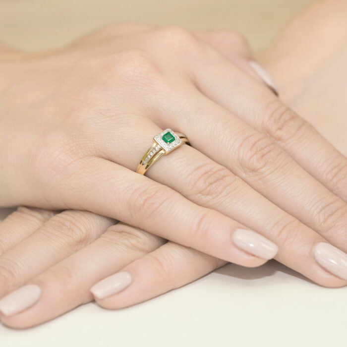 Pierścionek złoty ze szmaragdem i diamentami BD-W271 - obrazek 4