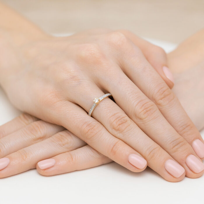 Pierścionek złoty z diamentami BD-W459 - obrazek 4