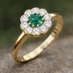 Pierścionek złoty ze szmaragdem i diamentami BD-W529 - obrazek 2